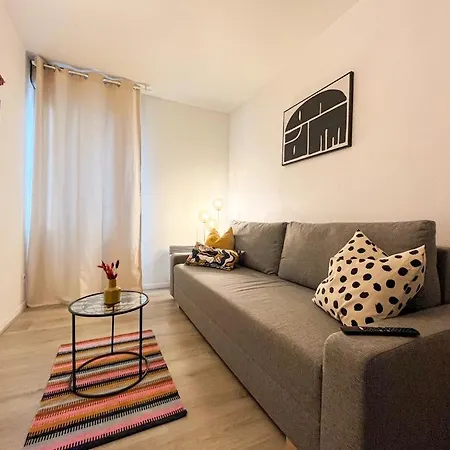 Apartment Cobalt *