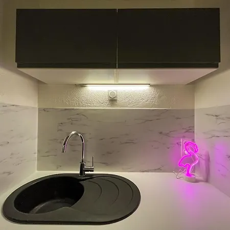 Cobalt Apartment *